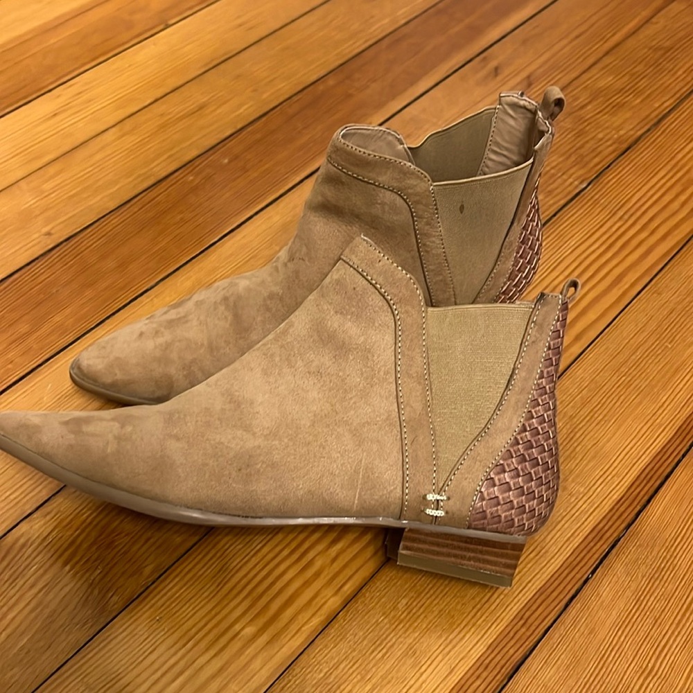 Tan Ankle boots with heel detail